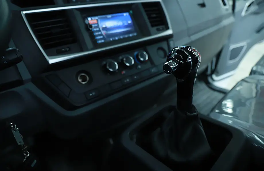 Shacman E9 4×2 Light Van Truck-5