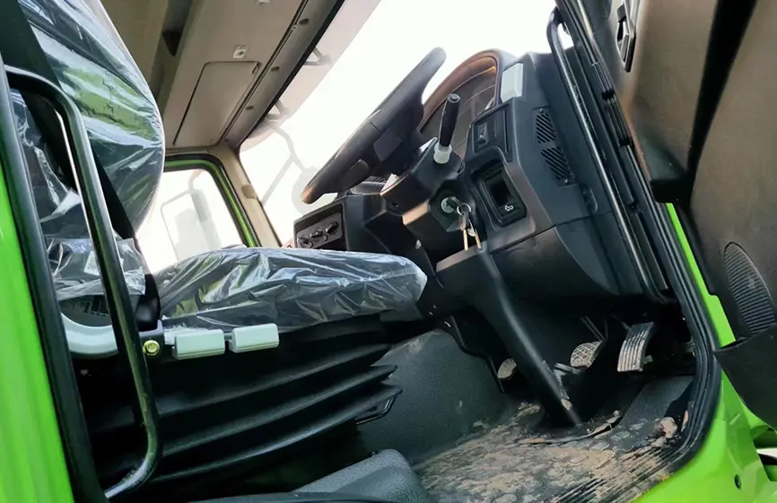 Shacman H3000 6X4 400hp Tractor Truck-7