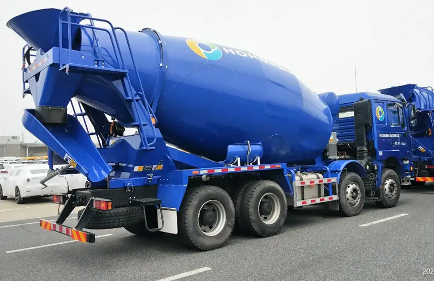 Shacman H3000 8X4 380hp CNG Mixer Truck-3