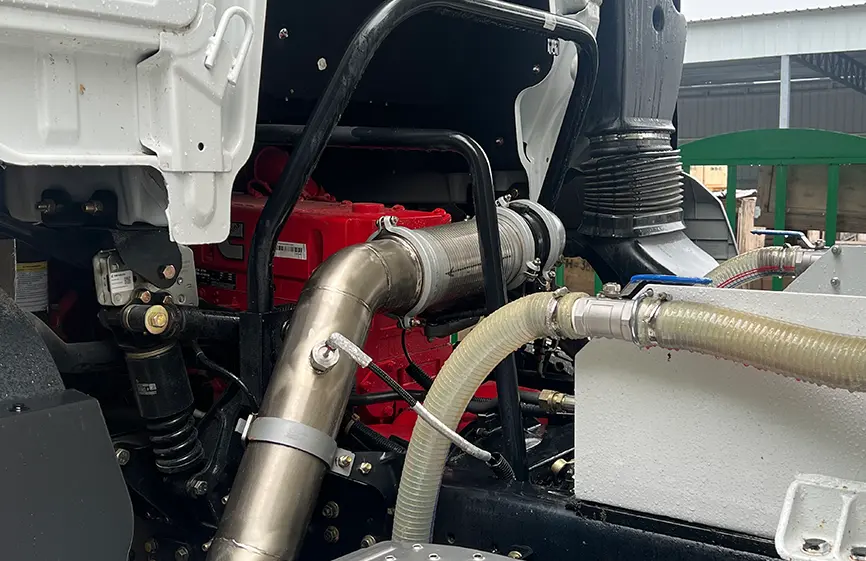 Shacman H3000S 6×4 Fuel Tanker Truck-5