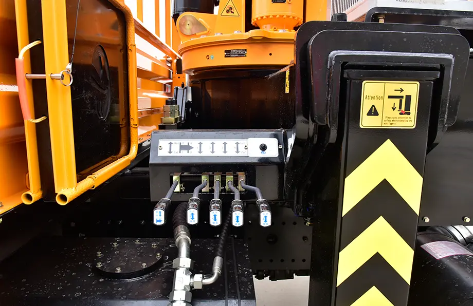 Shacman X3s 6×4 Truck-mounted Crane Truck-7