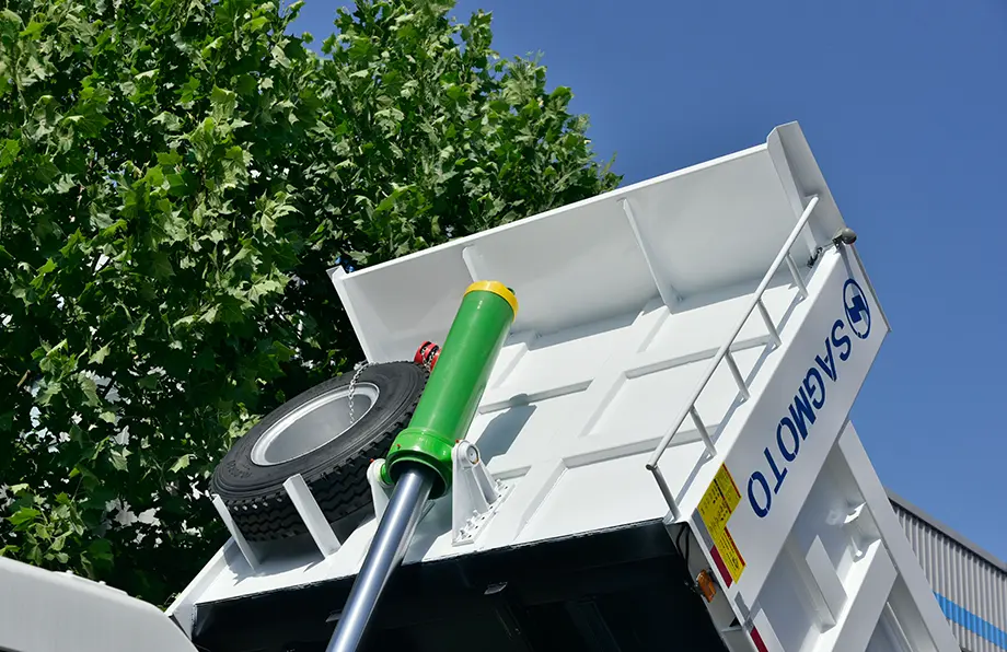 Shacman X6 6×4 Dump Truck-9